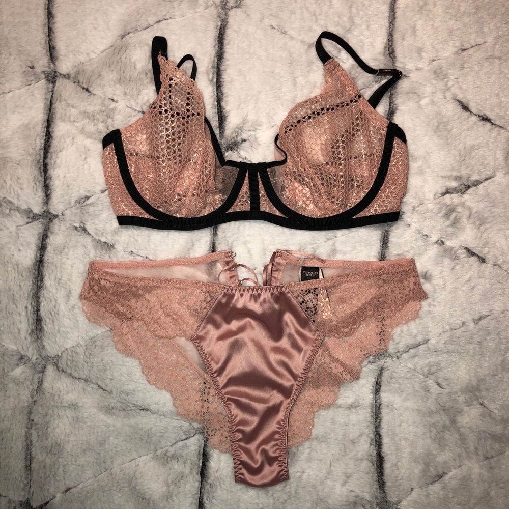Victoria’s Secret Bra 34C & Pantie Small Set